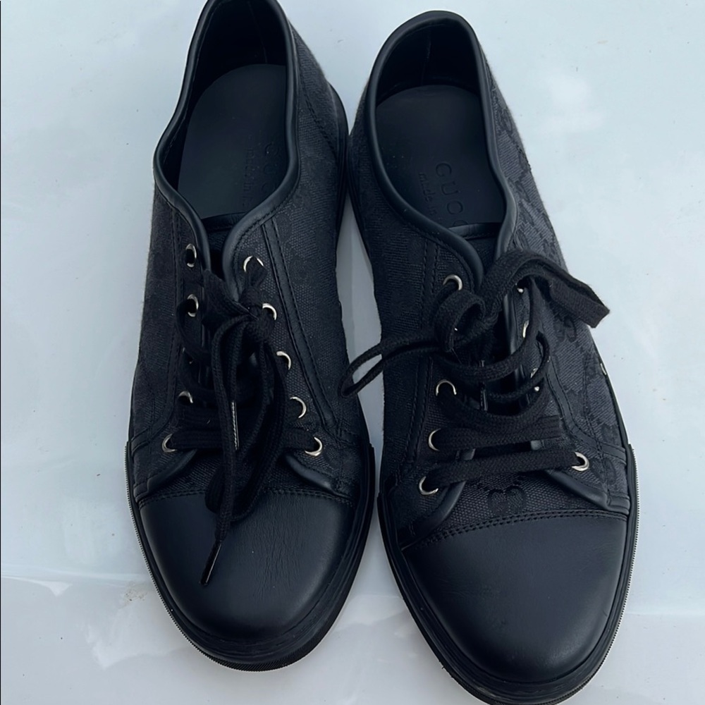 Men's Authentic Gucci GC Canvas low  black/leather. New